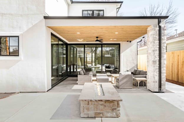 Decks & Outdoor Living